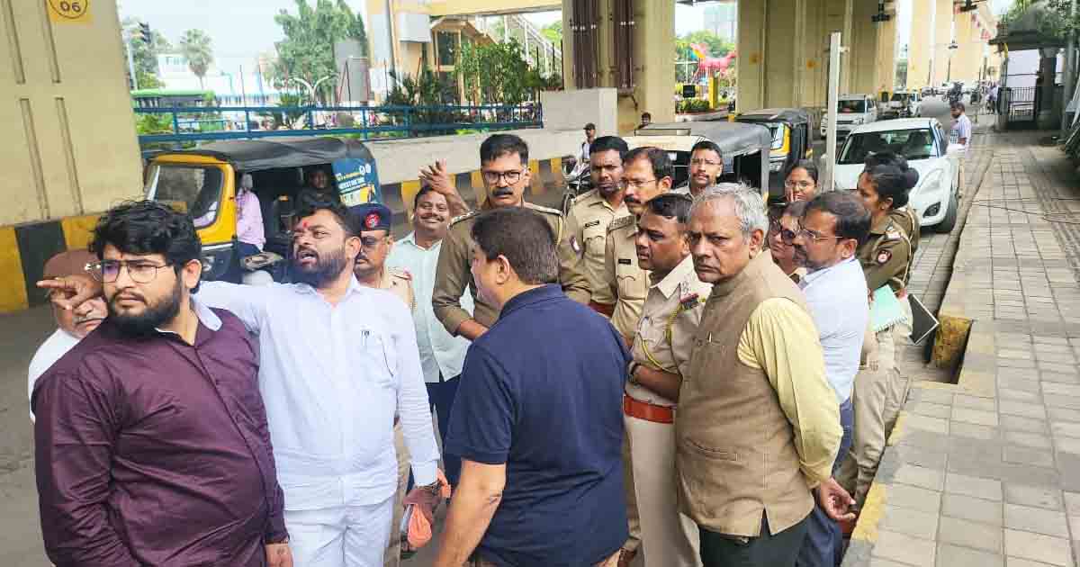 Introduce share auto rickshaws to facilitate connectivity for metro train stations