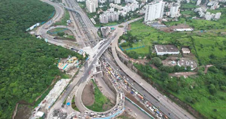 Nitin-Gadkari-Launches-Chandani-Chowk-Flyover-Proposes-50000-Crore-Bridge-Plan-To-Ease-Congestion11