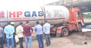 Traffic On Pune-Bengaluru National Highway came to a halt for 14 hours after gas tanker accident