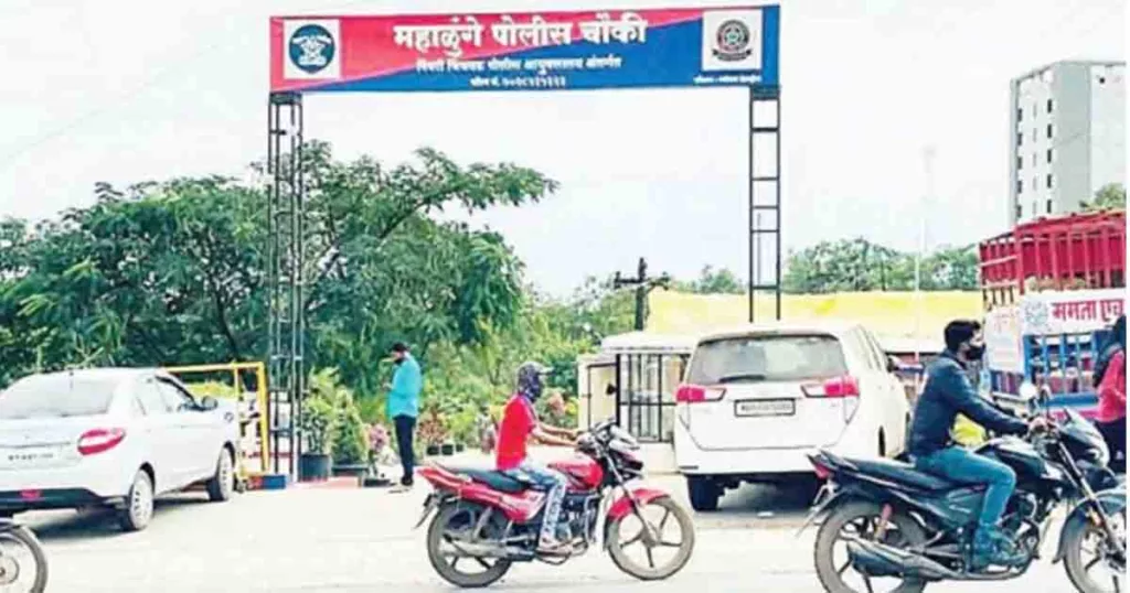 Unidentifed men steal LPG gas from Hindustan Petroleum's pipeline in Shikrapur