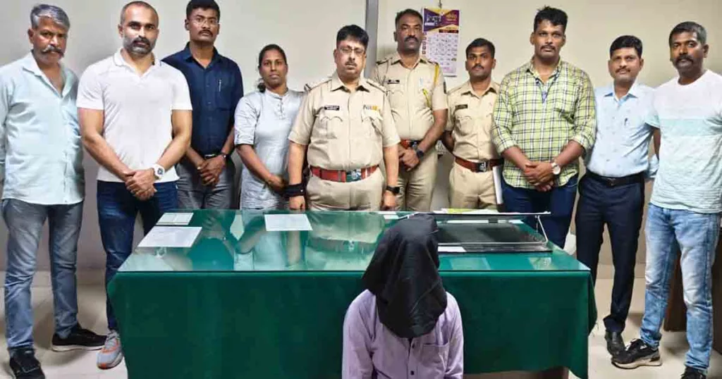Deccan Gymkhana Police Arrest Man Trying to Sell Whale Vomit Near Goodluck Chowk