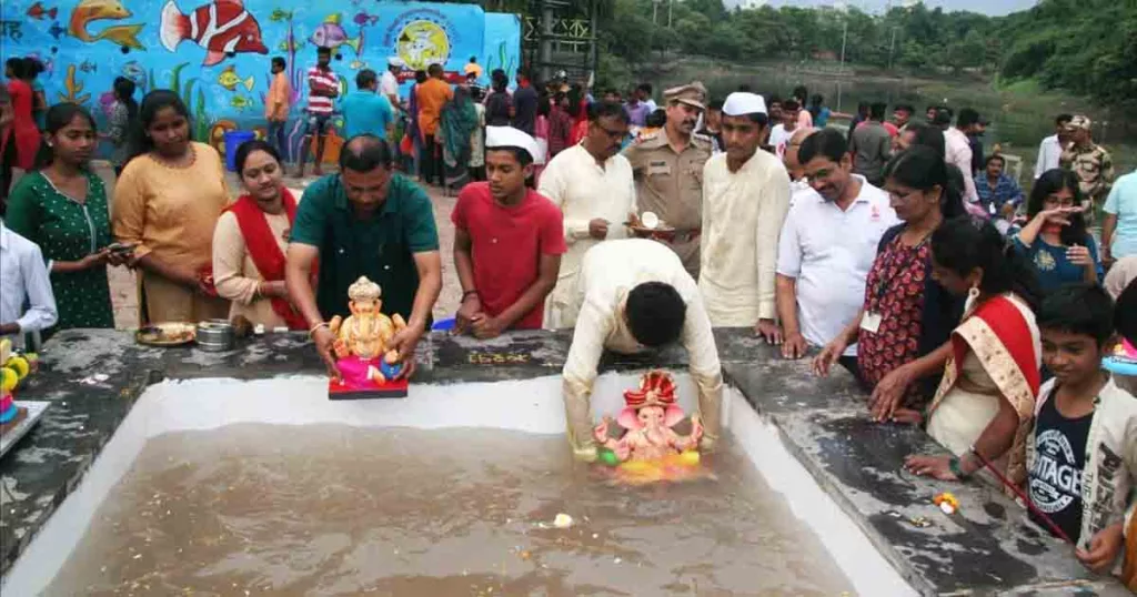 Eco-friendly mobile immersion chariots for the immersion of Ganesh idols
