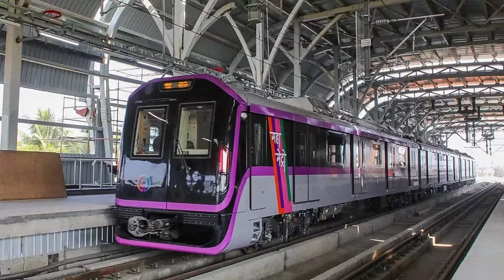 Pune metro faces technical glitch for 10 mins at Shivajinagar station