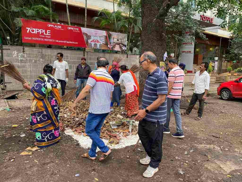Pune Pulse : Bangiya Samsad Nagar Road Members Pledge To Keep Viman Nagar Clean