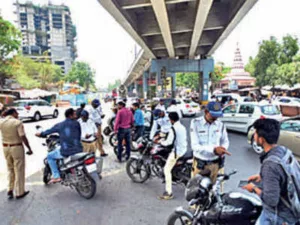 Pune Pulse Pune : Three traffic personnel suspended for collecting fines instead of alleviating traffic