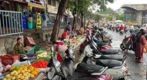 Pune Pulse Pune News : Weekly markets can no longer be held on footpaths ; PMC issues guidelines