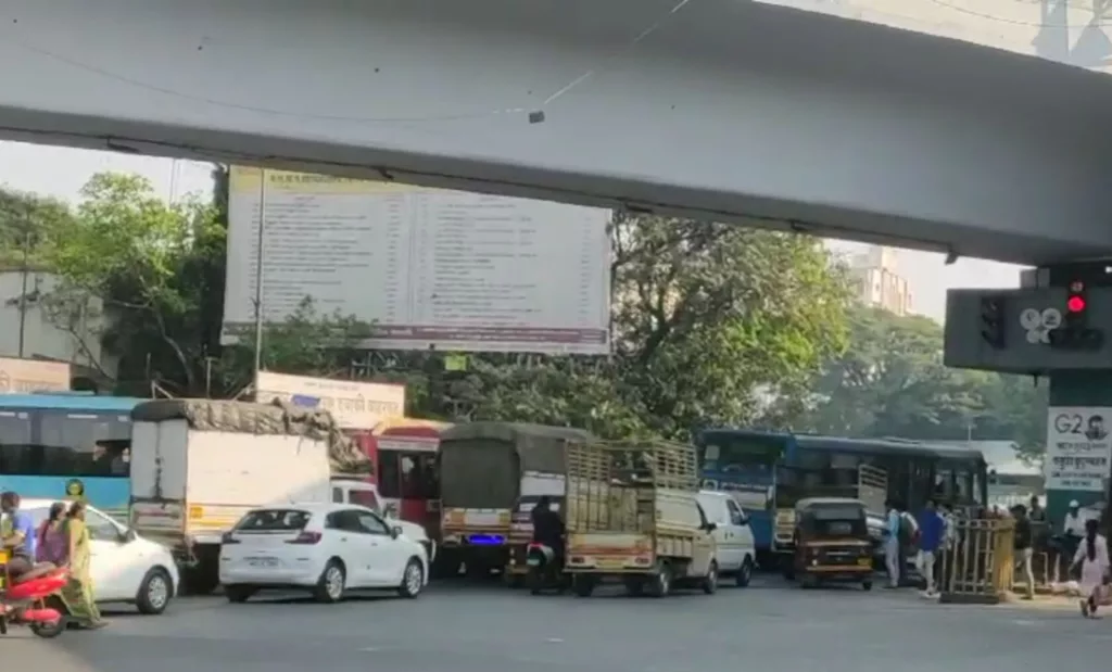 Swargate Chowk Plagued With Frequent Traffic Congestion