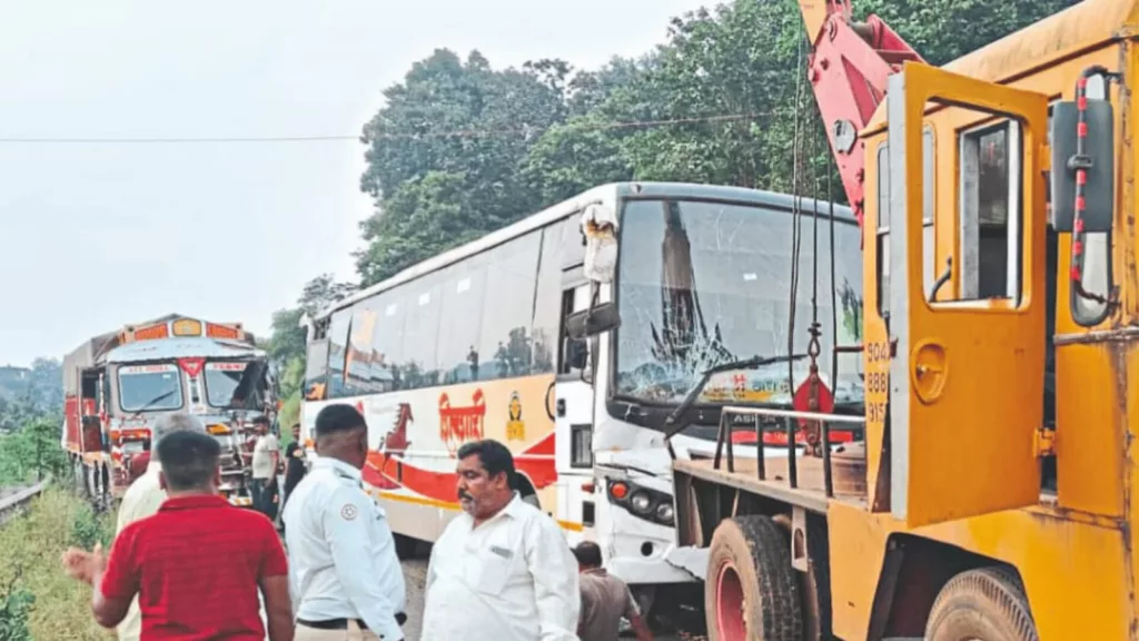 Multiple vehicles collide on Nashik-Mumbai Highway