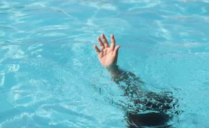Kolkata professor drowns in swimming pool at hotel in Pune
