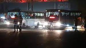 Aggressive protesters blocked buses on highway in Chakan area