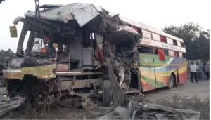 Pune Solapur Highway Accident: Truck & Private Bus Fiercely Collide; 2 Dead, 1 Seriously Injured