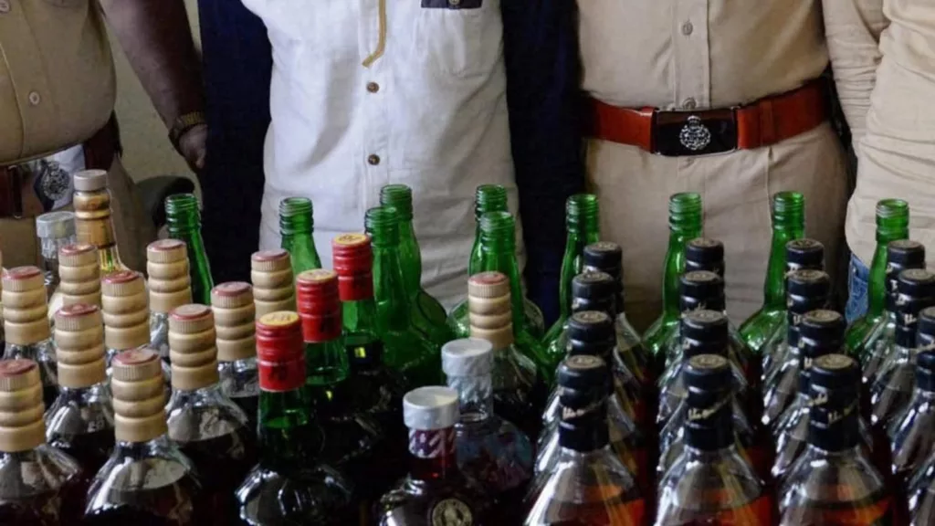 Police seizes Goa-made foreign liquor, truck worth Rs 75 lakh from Pune Bengaluru highway 