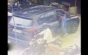 Caught on CCTV: Car Window Smashed and Rs 13 Lakh Cash Stolen in Bengaluru