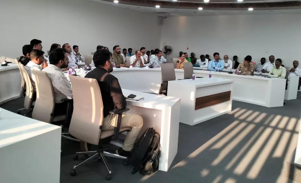 Gig Workers' forum hold meeting at Pune District Collector Office