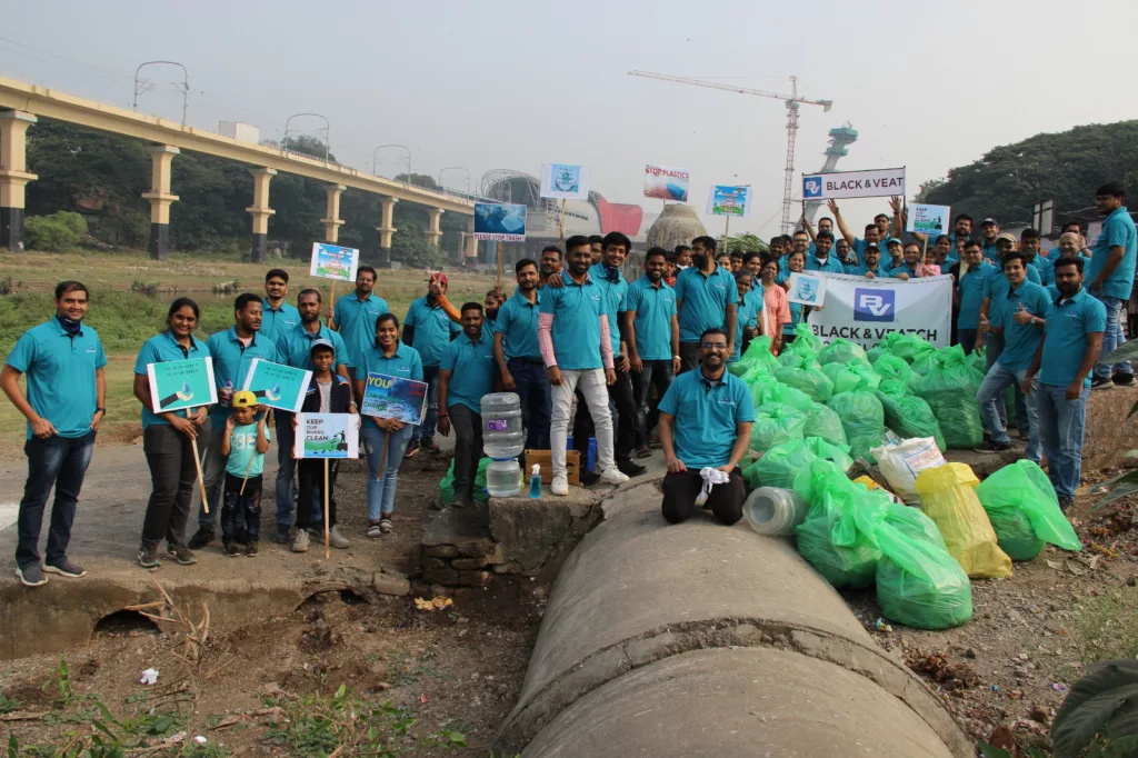 Ocean Ally Foundation holds clean up drive on Mutha river bank near Bhide bridge - Pune Pulse