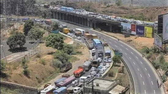 Mumbai-Pune expressway :