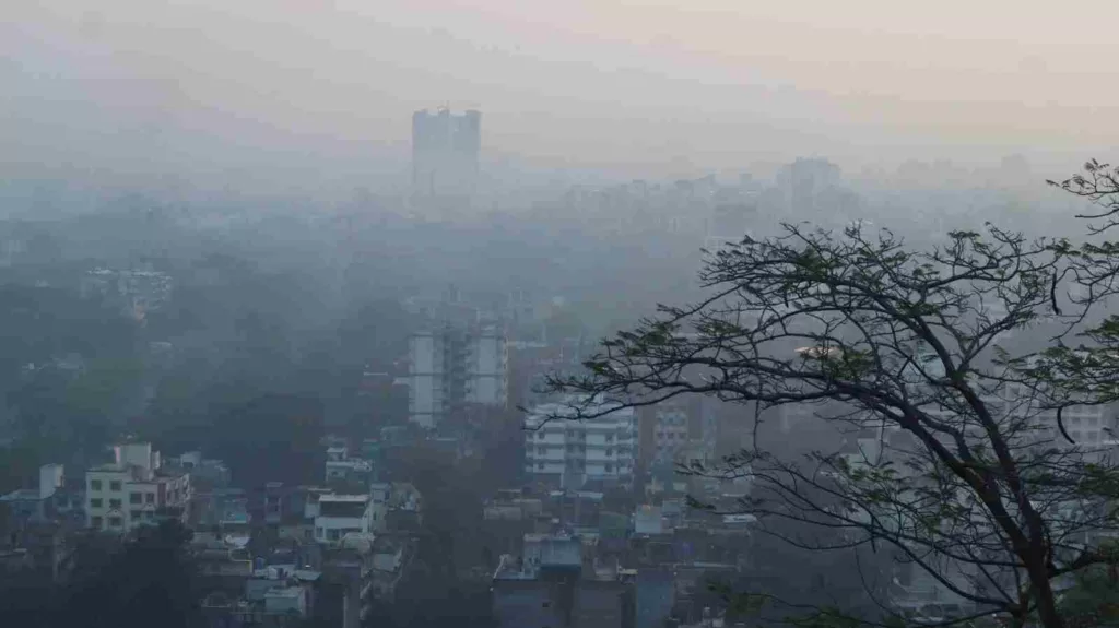 Maharashtra Shivers as Temperatures Dip Sharply; Pune Records Over 10°C Drop in Six Days
