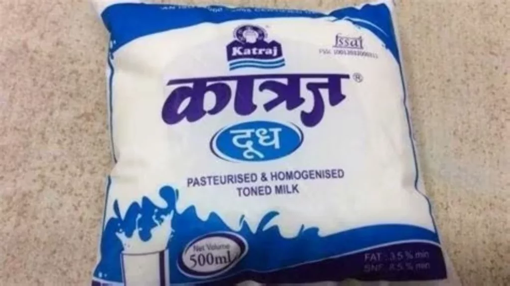 Pune Pulse Pune News : Katraj dairy toned milk gets cheaper by Rs 2/litre