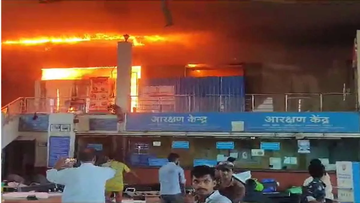 Mumbai Breaking news: Fire breaks out in Lokmanya Tilak Terminus railway station – Pune Pulse
