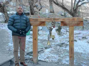 Southern Army Commander Pays Tribute At Bipin Bell at Muktinath Temple in Nepal