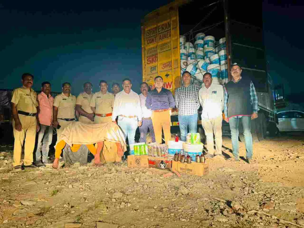 Pune Bengaluru Highway : State Excise Dept seizes illegal liquor worth Rs 1 crore from container near Khed Shivapur toll plaza