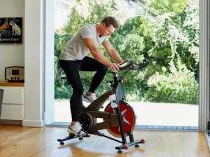 Stay fit and active: Exercise tips for men in their 50s