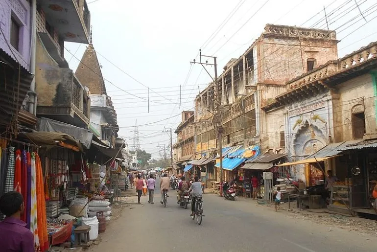 Ayodhya's famous 10 Culinary Delights: A 'Must Try' when you visit the sacred city!