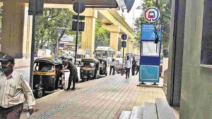 Shared auto services at Metro stations