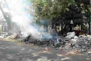 Continuous trash piling and garbage burning irks Pune citizens; question PMC's 5-star rating
