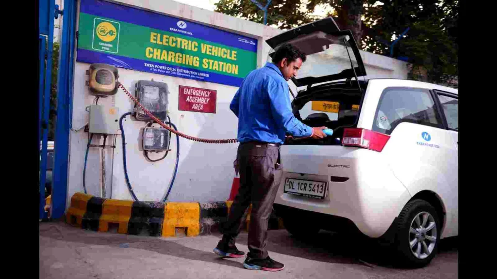 Pune Municipal Corporation Issues Clarification Over Contractor's Authority About EV Charging Station Rates, Stirs Controversy Over Inconsistent Pricing