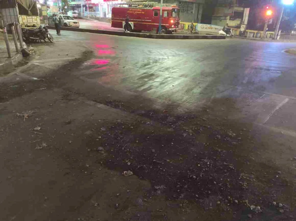 Pune : Oil and Milk Spillage in Kasba Peth and Karve road irks commuters