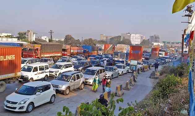 Pune-Satara Highway gets crowded due to extended holidays