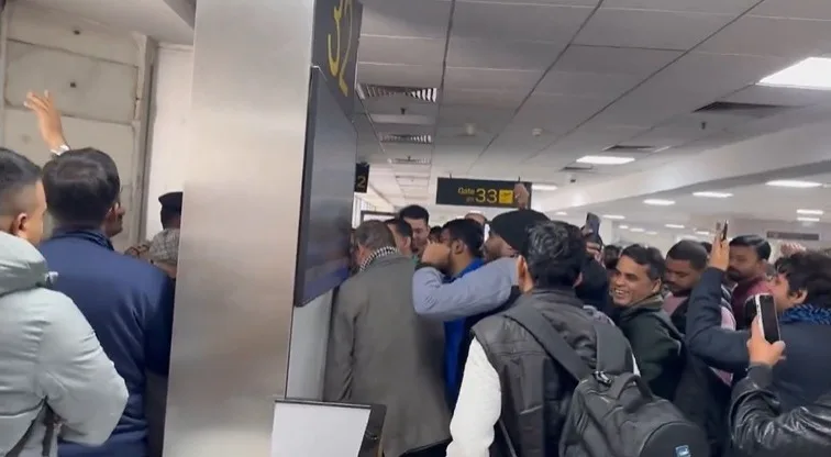 Delhi Airport: Passengers stage protest due to cancellation of Delhi-Deoghar IndiGo flight