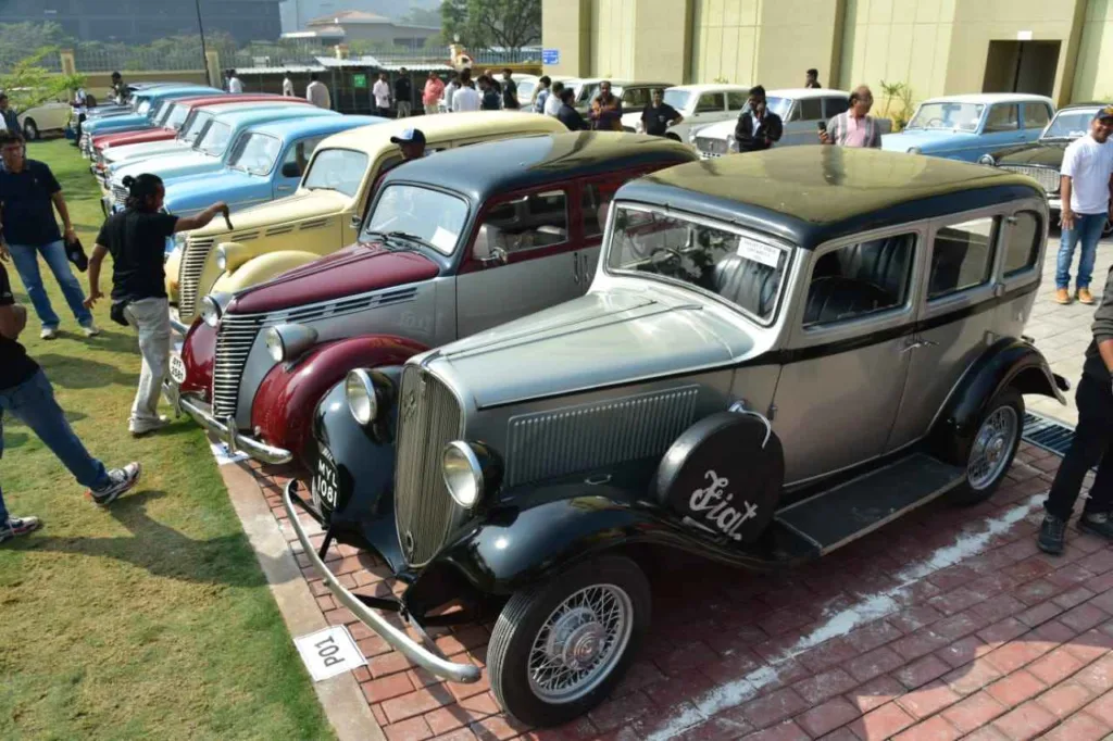 Pune : Exhibition of 100 vintage and classic fiat cars held in Hinjawadi 