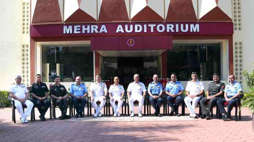 Navy chief visits MILIT Pune