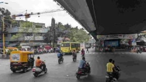 Pune : 2 seriously injured due to reckless driving by minor on Atal Bihari Vajpayee flyover near 7 Loves chowk 