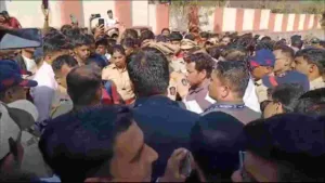 Pune : Agriculture College Student Protest Against New Road Plan, Maharashtra Navnirman Sena Comes In Support