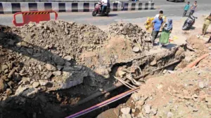 Pune : Broken water pipeline due to road digging impacts water supply of Bavdhan residents