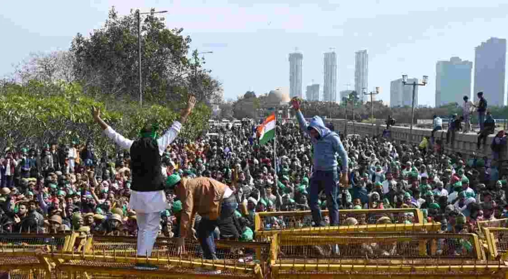 Farmers' union march towards Delhi against new agricultural laws, 144 imposed by police