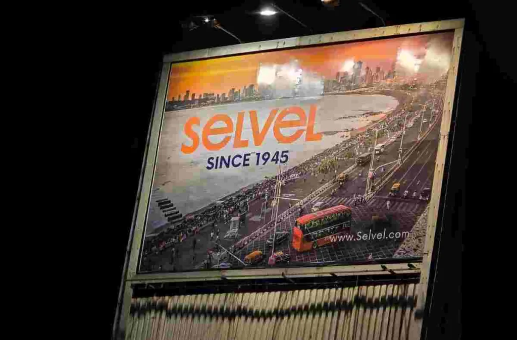 Mumbai Photographer Threatens Legal Action Against Ad Agency Over Unauthorized Billboard Use