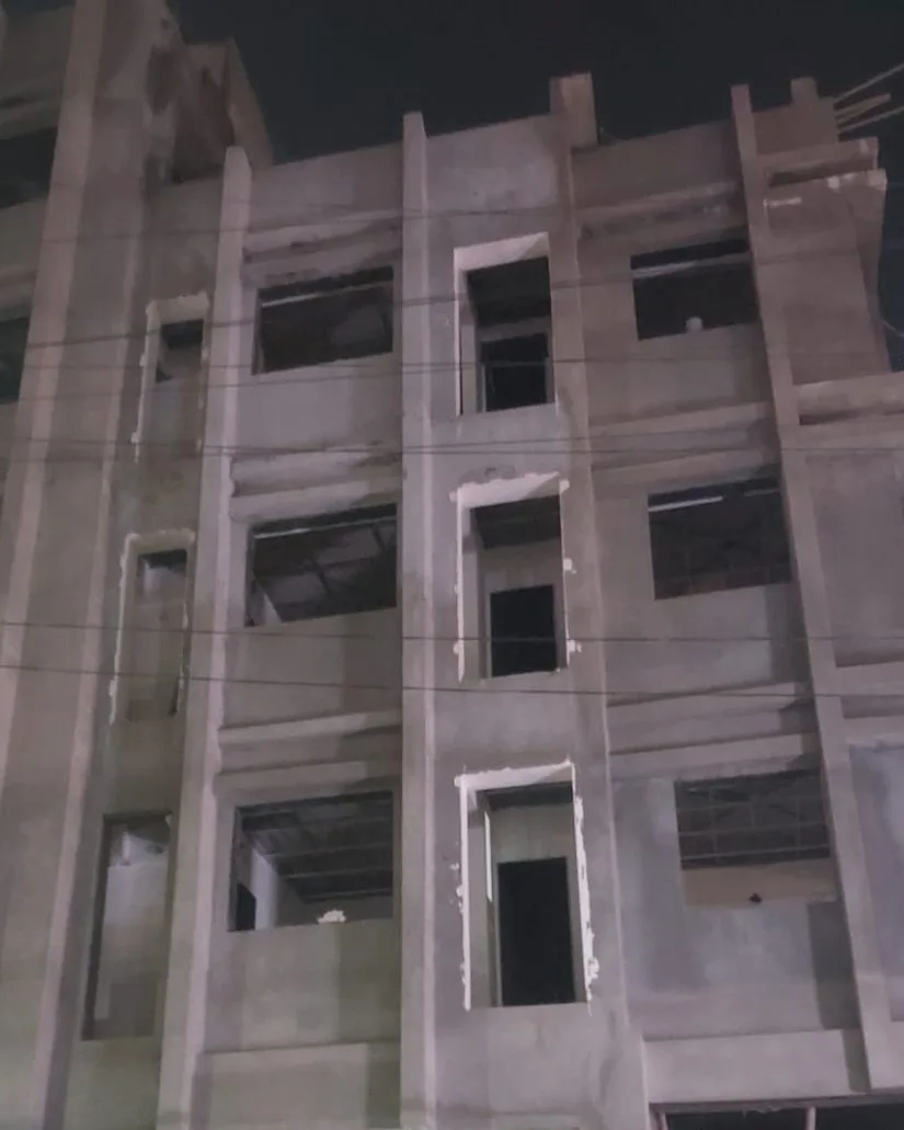 Structural Instability Sparks Panic in Wakad: Four-Storey Building Tilts, Residents Alarmed