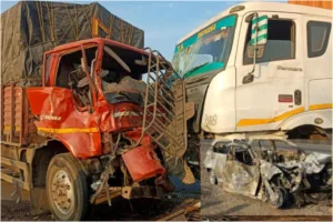 Shocking: 3 vehicles collide in a fatal accident on Pune-Nashik highway; 3 people dead on spot