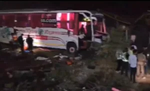 Video: Major accident of bus containing 23 passengers on Ahmedabad Pune route ; 2 died, several injured 