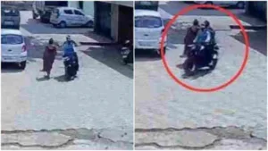 Pune News : Chain snatching incident caught on CCTV in Kunjirwadi