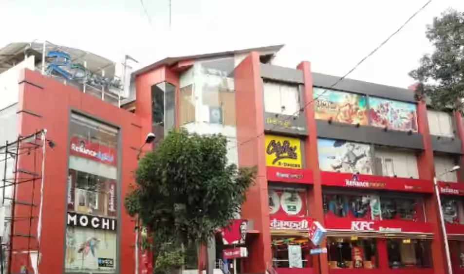 Pune : PMC seizes 2 commercial properties in R Deccan Mall on Jangli Maharaj Road over unpaid property tax of Rs 3 crores