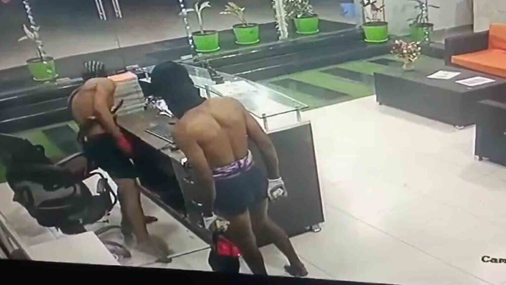 2 members of ‘Chaddi Gang’ stole Rs 7 lakh from Miyapur school