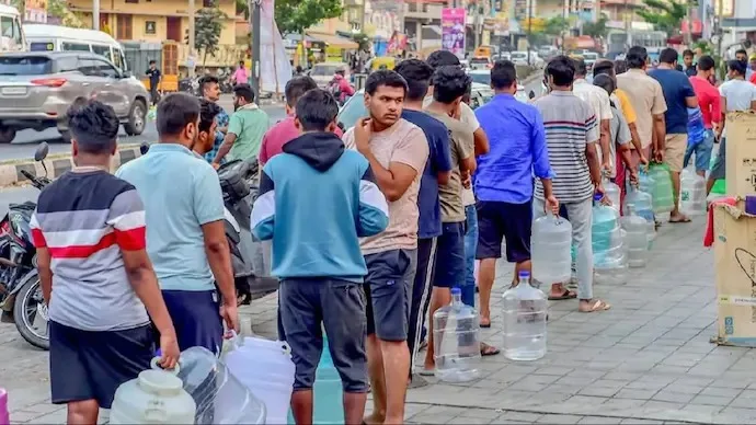 Bengaluru Water Crisis : People Adopts Innovative Measures to Tackle Water Crisis