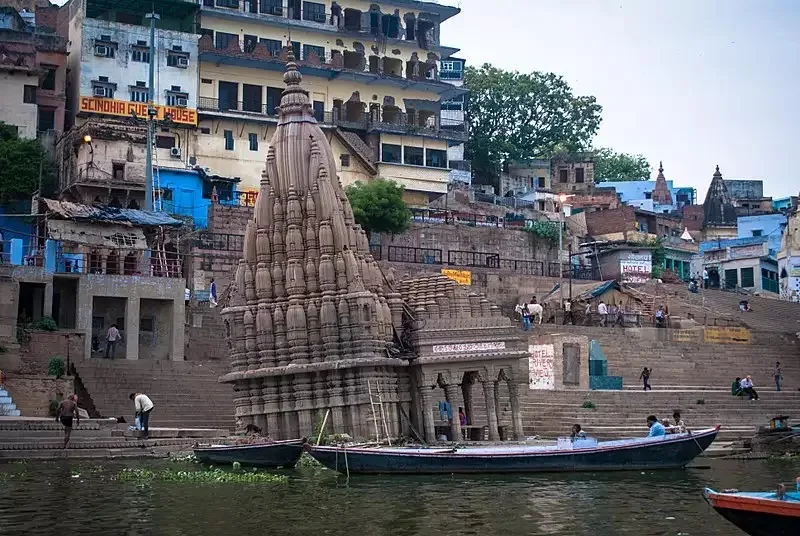 Varanasi's Iconic Ghats Under Threat: Scientists Flag Dangers of Land Subsidence