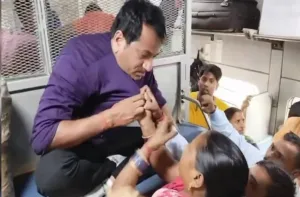 Fight Breaks Out on Train Over Seat Argument Involving Woman Threatening to Hit Passenger