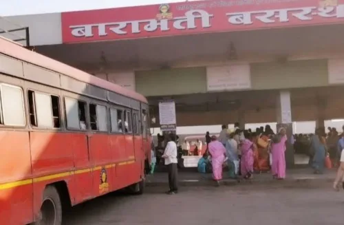 Baramati Depot Neglect: Buses Held Together by Bricks and Bottles, Poses Risk to Passengers' Safety